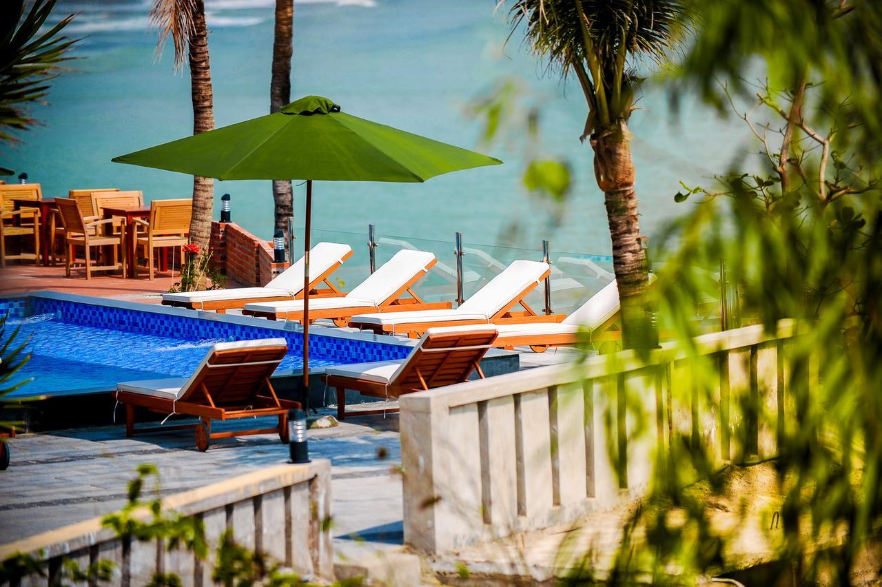 Aurora Villas And Resort Куинён Экстерьер фото