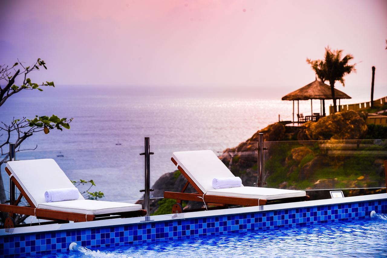 Aurora Villas And Resort Куинён Экстерьер фото