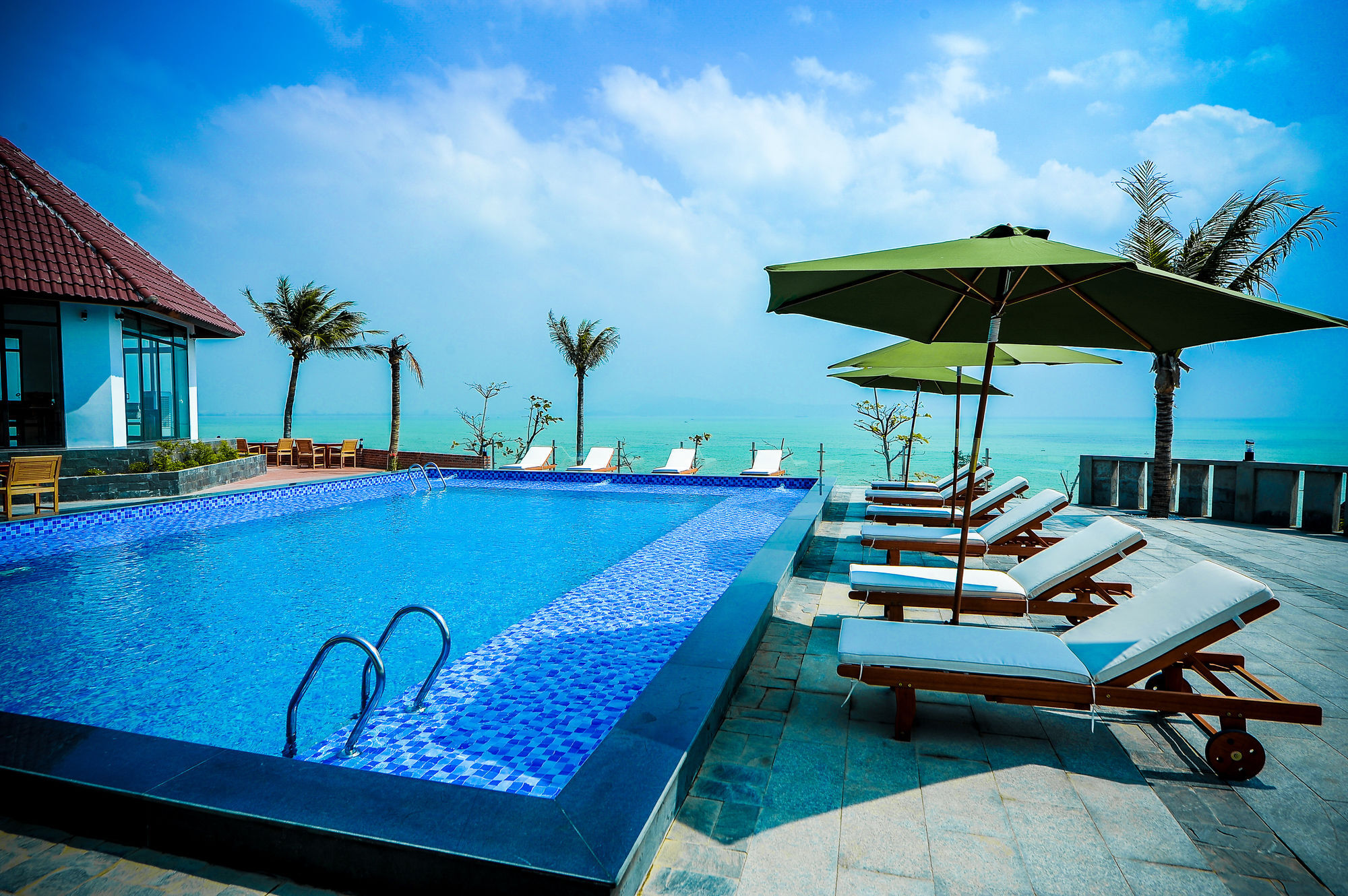 Aurora Villas And Resort Куинён Экстерьер фото