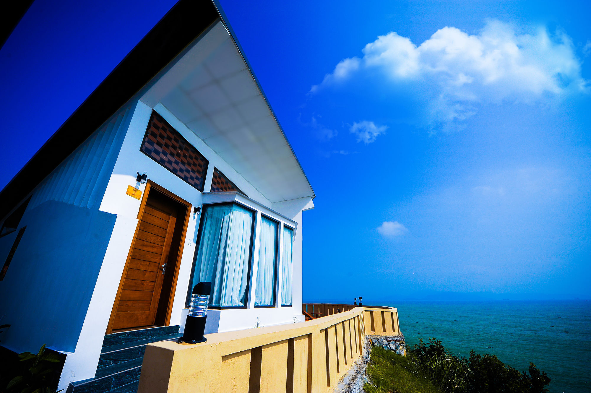 Aurora Villas And Resort Куинён Экстерьер фото